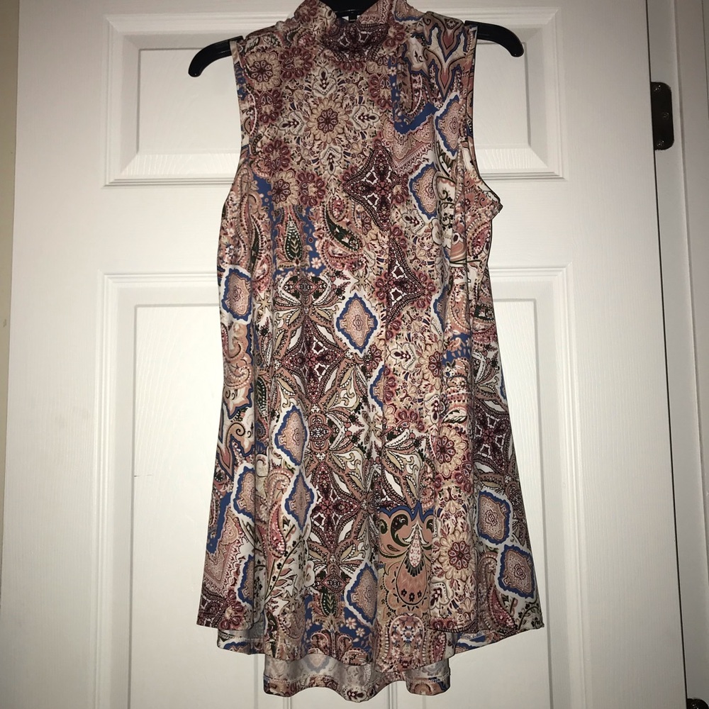 Patterned Sleeveless Shirt NEW DIRECTIONS